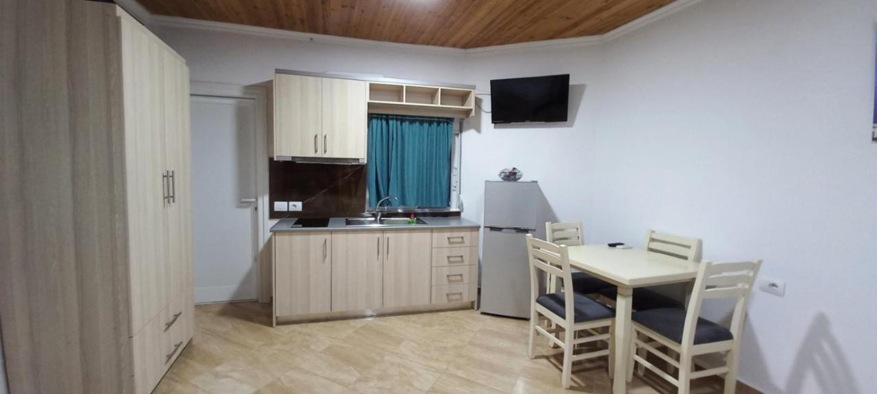 Dian'S Apartments Ksamil Exterior photo